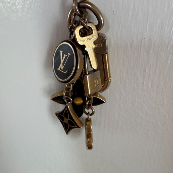 Louis Vuitton Black & Gold Enamel Key Chain/Bag Charm - Picture 7 of 12